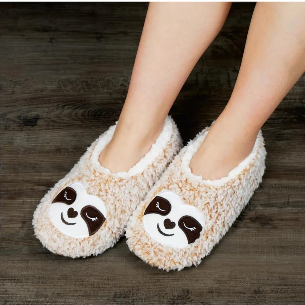 NWT Cosyone1997 Sloth Slippers (Big Kid Size 4-6)